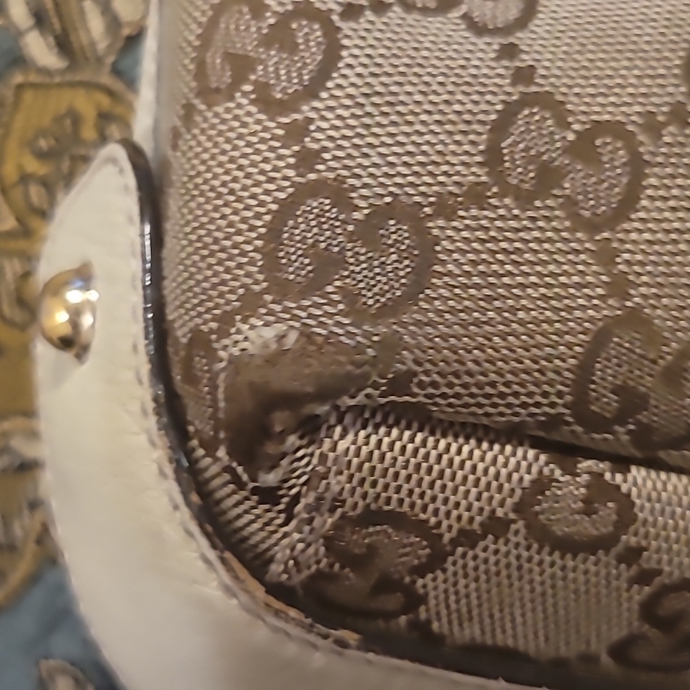 Authenic Gucci Handbag - Picture 5 of 8